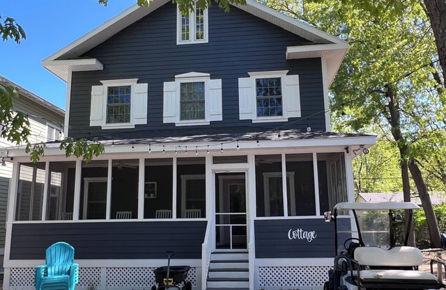 The Cottage in Beachwalk - Sleeps 10 - Golf cart included
