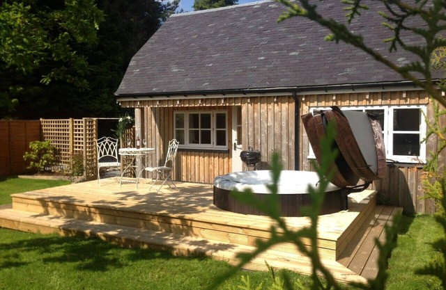 The Dairy Cottage, Loch Tay, Hot Tub & Garden
