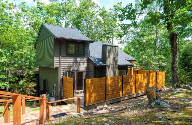 The Dovrefjell: Lux Cabin w/Hot Tub & Mntn Views