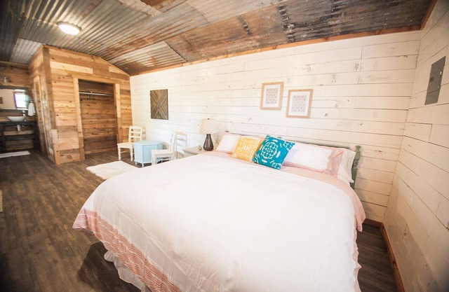 The Drip Inn - Cabins at Onion Creek