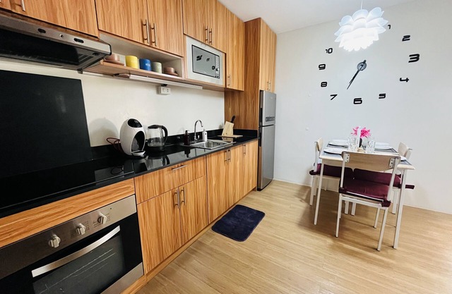The Elevated Abode - ComfyCosy 1-br at The Loop