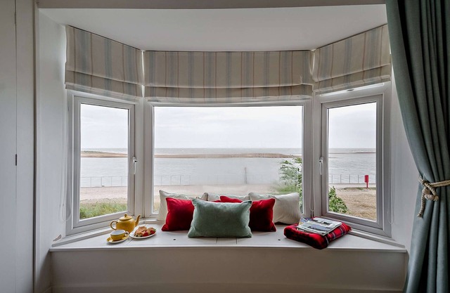 The Ferry Cottage - Three Bedroom House, Sleeps 6