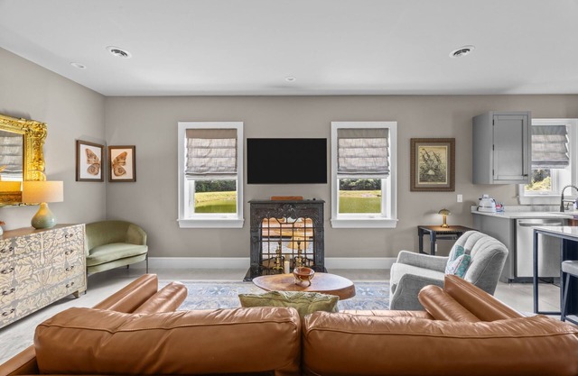 The Field House-Pet Friendly Home with Private Fishing Pond in Havelock, NC