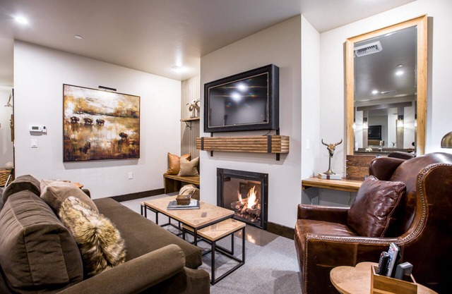 The Galleries Lodging Downtown Whitefish Suite 203 | 1 Bed, 1 Bath
