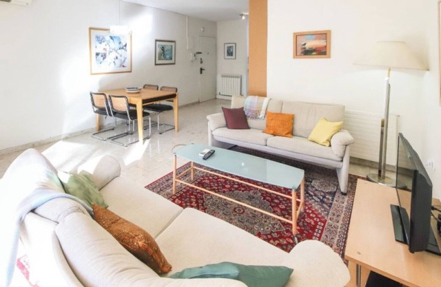 The German Colony: 1 Bedroom/1 Bathroom Rental