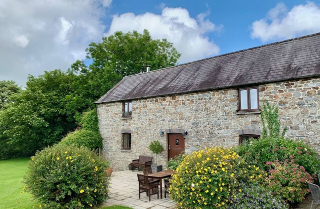 THE GRANARY, family friendly in Newport, Pembrokeshire