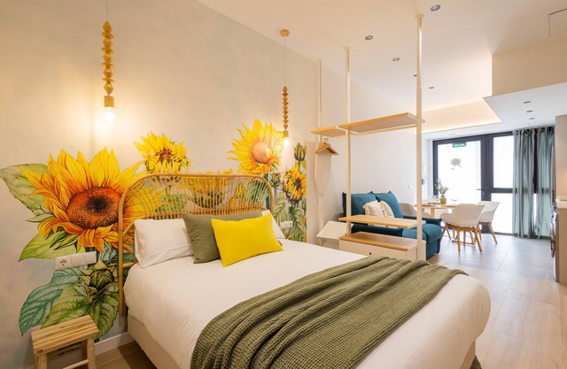 The Green Apartment II by Florit Flats