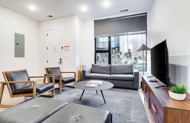 The Grove #5 by AvantStay | Private Balcony in Music Row Location