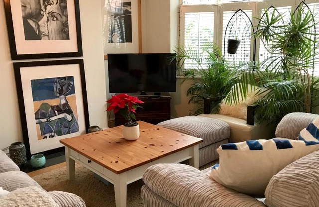 The Headington Orchard - 3 Bedroom House - large garden & parking