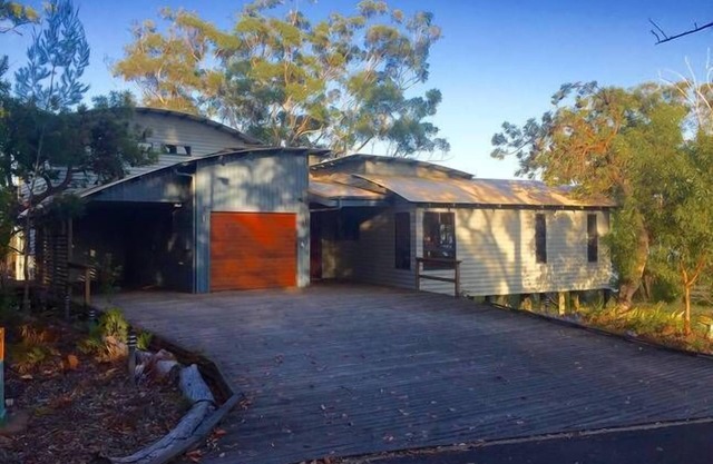 The Holiday House | Kingfisher Bay, Fraser Island