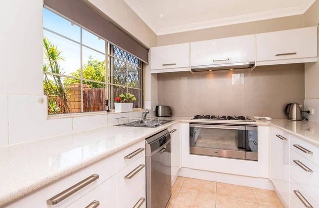 The Jewel of Vic Park bfamily home 3BD 2BTH