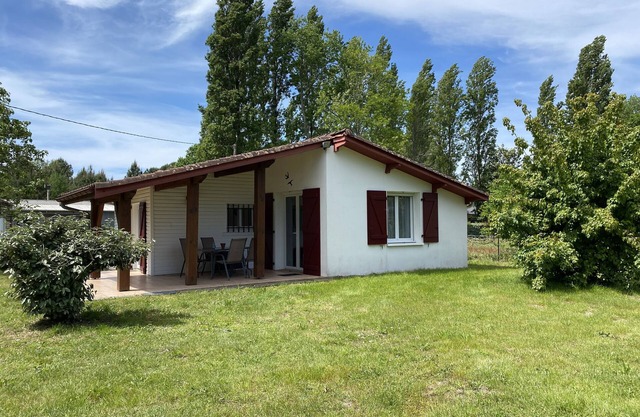 The Landes - House between the ocean and the lake for 4/5 people.