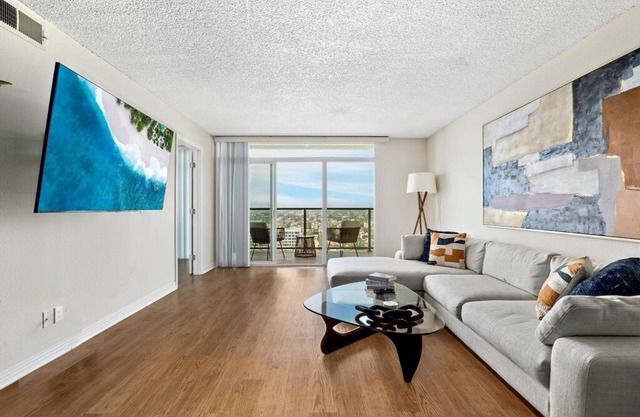 The Lapis Haven - Ocean views 3BR Retreat Pool, Gym jacuzzi.