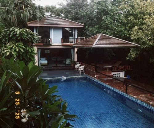 The Leaf Pool Villa Resort