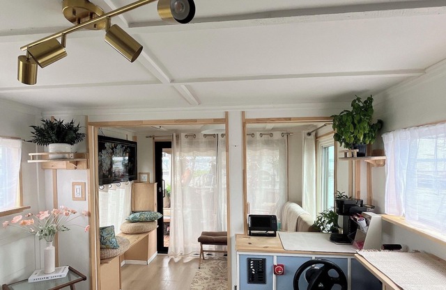 The Lilypad: PEC Retreat Waterfront Houseboat Experience Fishing & Glamping