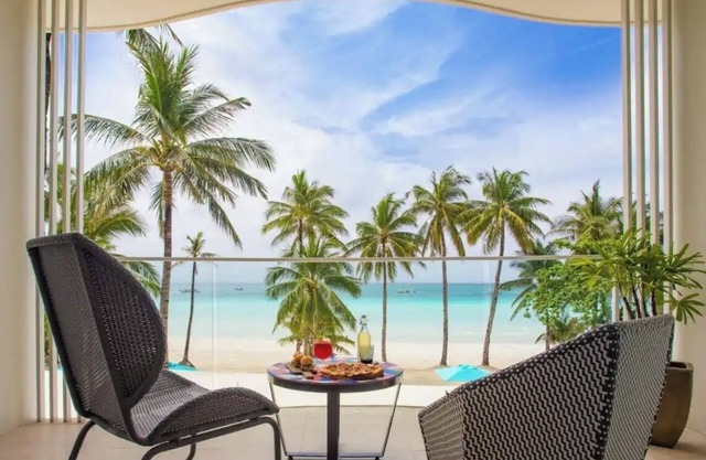 The Lind Boracay
