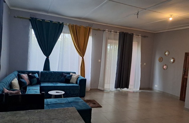 The Little Cave, Charming 2-bedroom apartment in marvelous Livingstone with WiFi