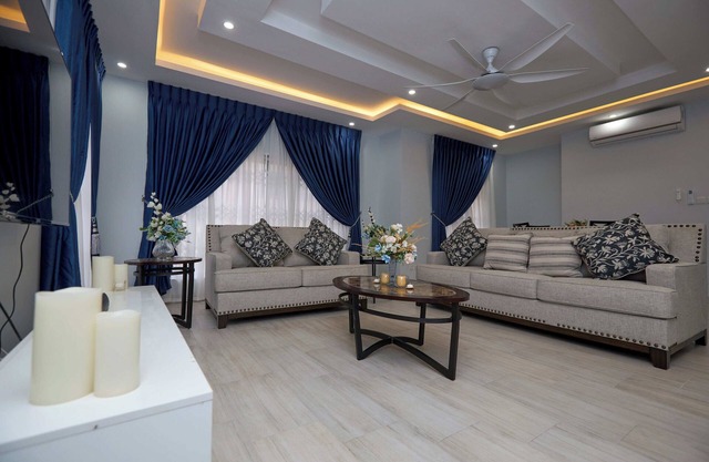 The Lodge at Seasons 52, Oyibi