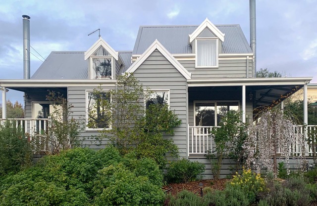 The Loft (fire+spa in centre of Hepburn Springs)