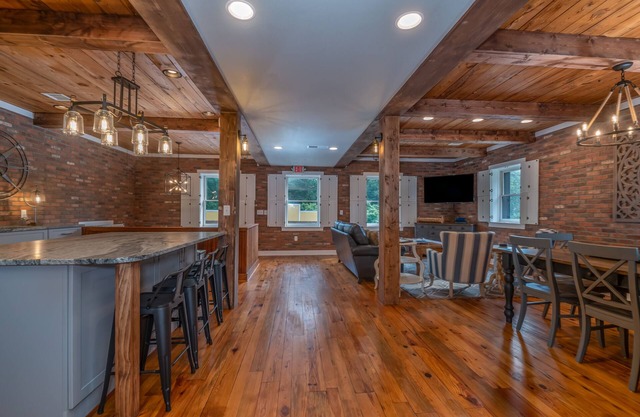 The Loft on Trade Street | Newly Renovated | Downtown Tryon