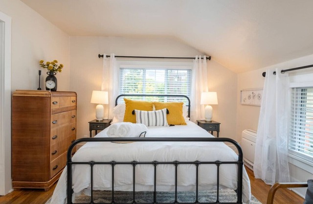 The Lolo Creek Loft on the Hip Strip, Vintage Suite