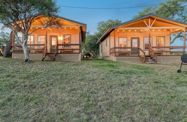 The Lone Star Cabin @ Lightning Bug Springs