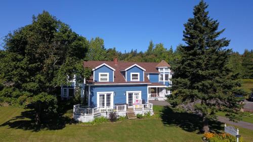 The Lookout Inn