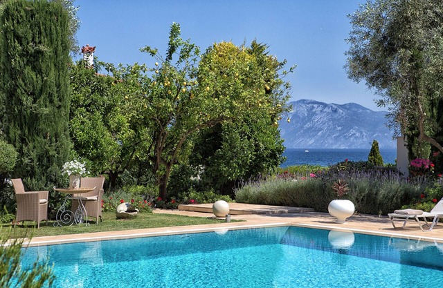 The Marble Resort- Complex of 3 Luxury Villas, Beachfront with swimming pool