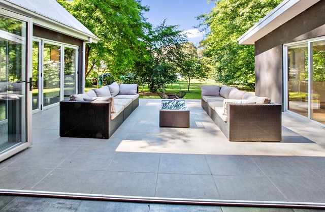 The Millbend House -Peaceful Luxury by Ovens River
