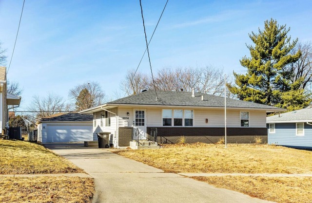 The Modern Getaway - Entire house in Des Moines