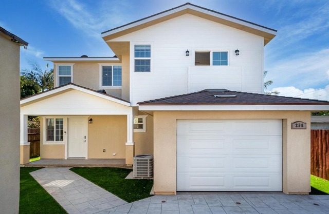 The Modernist - 3bd,3bath Whole House! - Comfortable, Modern Interior - 5 Min from LAX and SOFI Stadium!