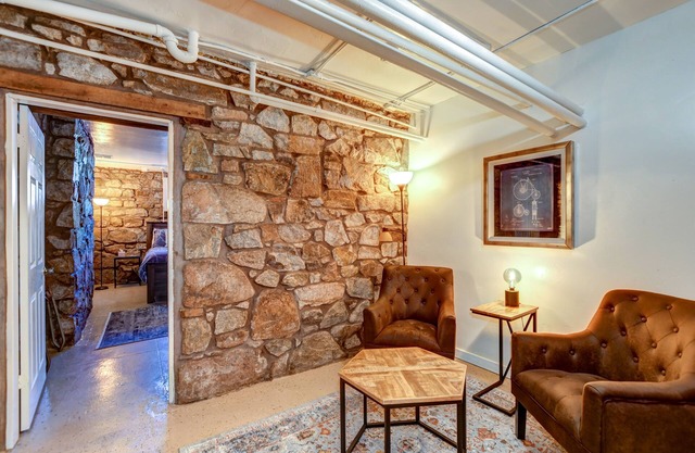 The Murphy Suite at the Mansion by the Square