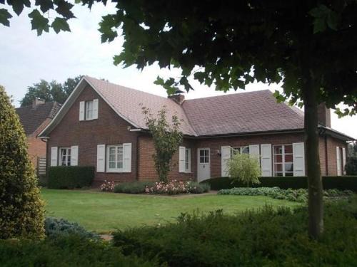 The Oak & Squirrel Villa