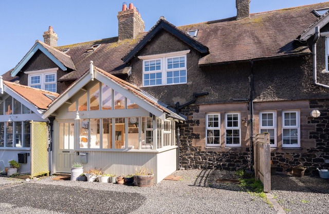 The Old Gardener's - Three Bedroom House, Sleeps 6