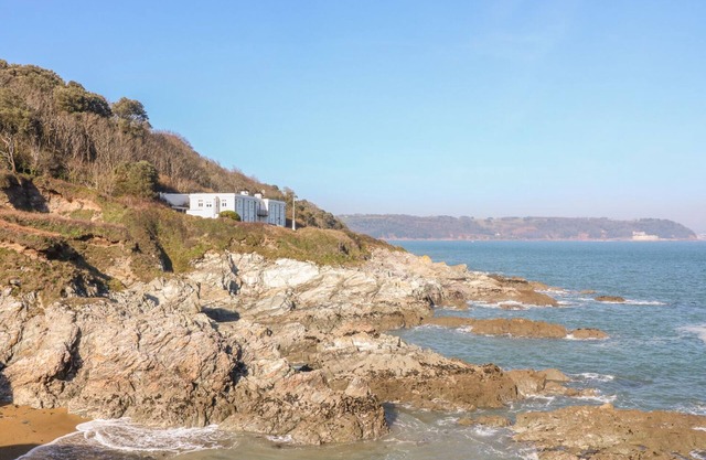THE OLD SIGNAL HOUSE, pet friendly in Kingsand And Cawsand