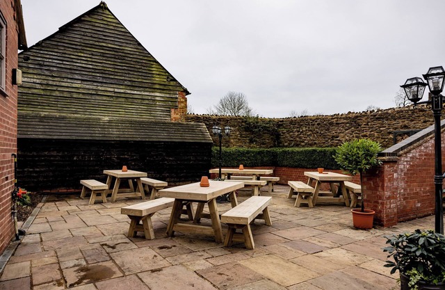 The Olde Coach House Inn