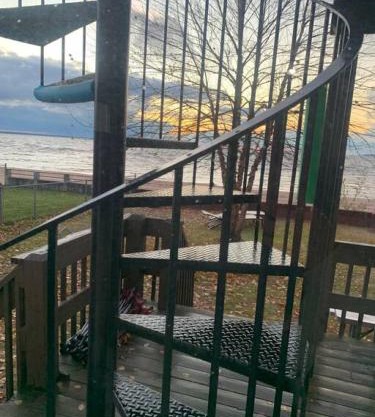 " The Penthouse" Historic Oneida Lakefront Condo 5