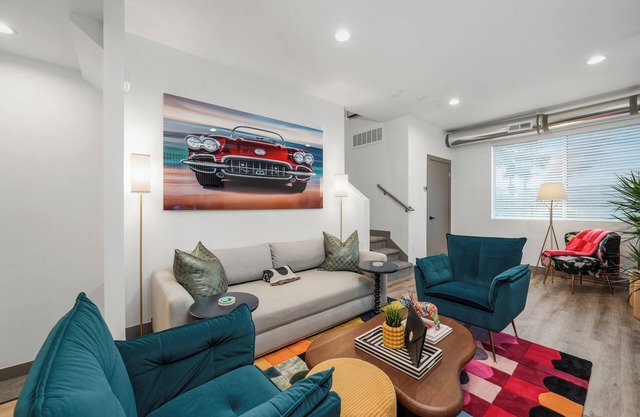 The Pilot Haus — Luxe 2BR Townhome w/Rooftop Deck & Garage Near Downtown SLC