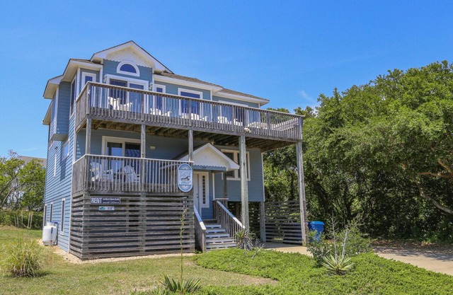 The Porter House - Oceanside 6 BR Home in the Heart of Duck - Private Pool, Dog Friendly