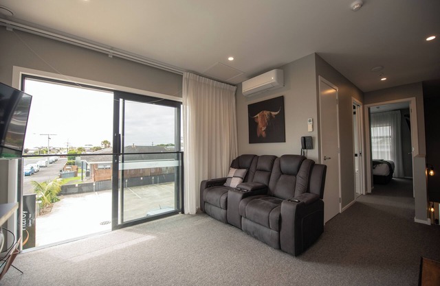 The Residence Fitzroy - Spa bath - One bedroom Apartment - Sky Tv (Apt 2)