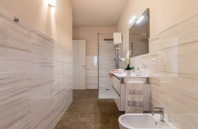 The Rialto apartment offers modern comfort and tranquility, spacious and sunny