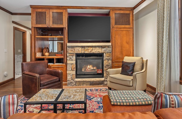 The Ritz-Carlton Club | Two-Bedroom WR Residence 2412, Ski-in & Ski-out Resort in Aspen Highlands