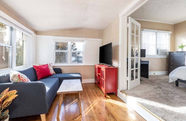 The Ruby Suite - Charming Historic Avenues's Apt