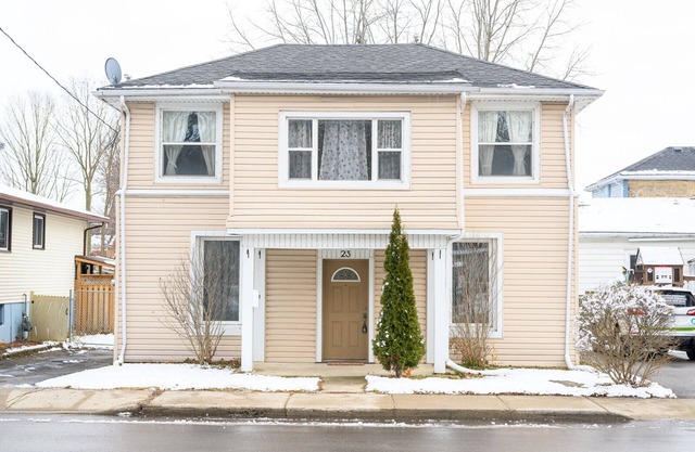 The Rustic: A Comfy 5 bedroom home open to longterm stays