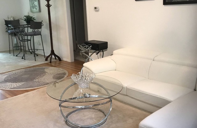 The Stone Abode-2Bdrm/1Ba quiet retreat. A perfect location-close to everything.