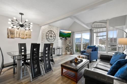 The Summit 1306 Indoor and Outdoor Pools