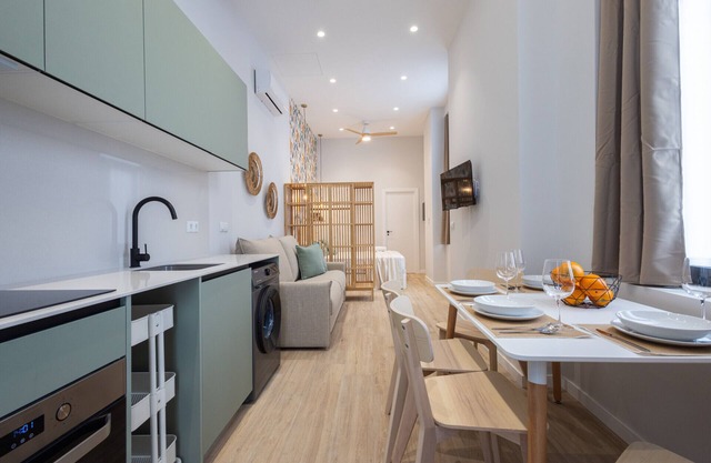The Trafalgar Apartment 07 by Florit Flats