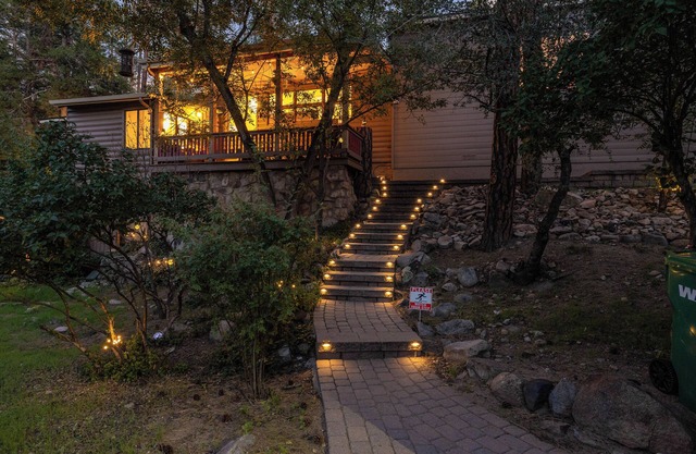 The Treehouse - Peaceful Retreat, Kid-Friendly, 1 mile to Downtown Prescott
