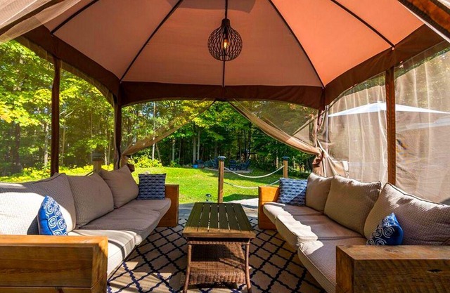 The Triple Round House, In The Heart Of Hidden Valley Ski Hill & Peninsula Lake