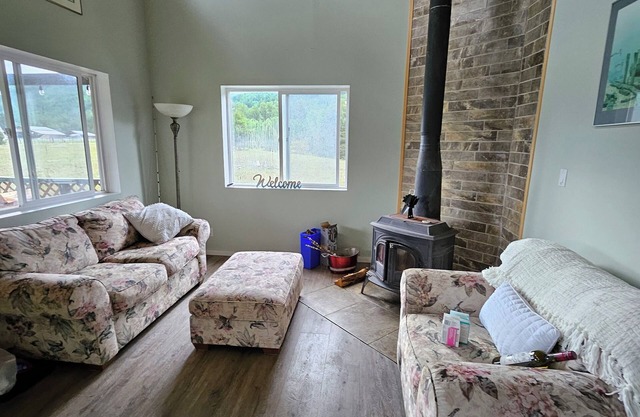 The Trophies Cabin- rural farm cabin.Relax, revive, have fun